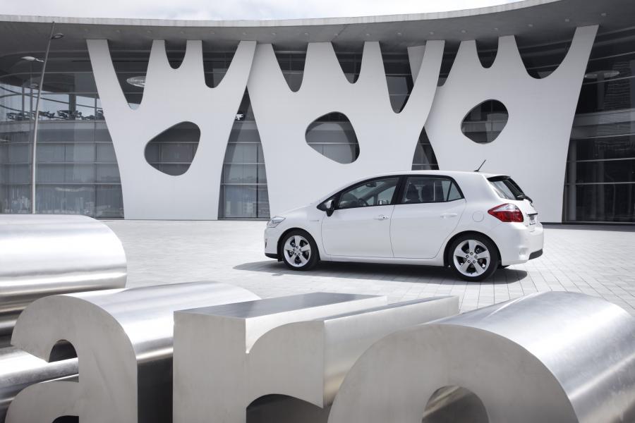  Toyota Auris HSD 2010 года  (фото 44 из 111)
